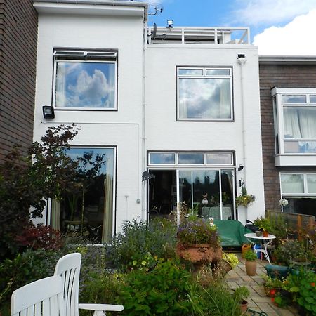 Chiswick Riviera With Free Parking Bed & Breakfast London Bagian luar foto