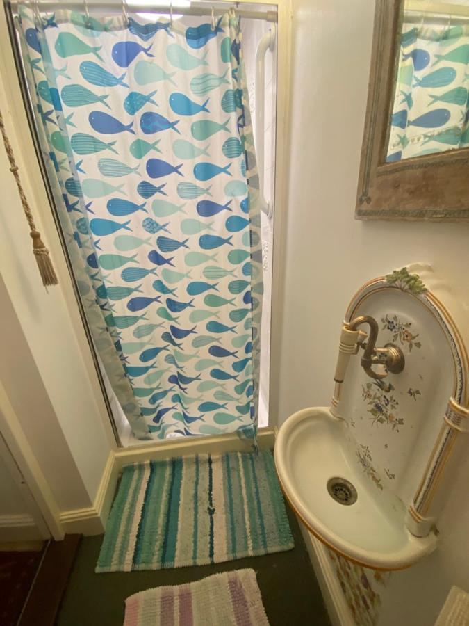 Chiswick Riviera With Free Parking Bed & Breakfast London Bagian luar foto