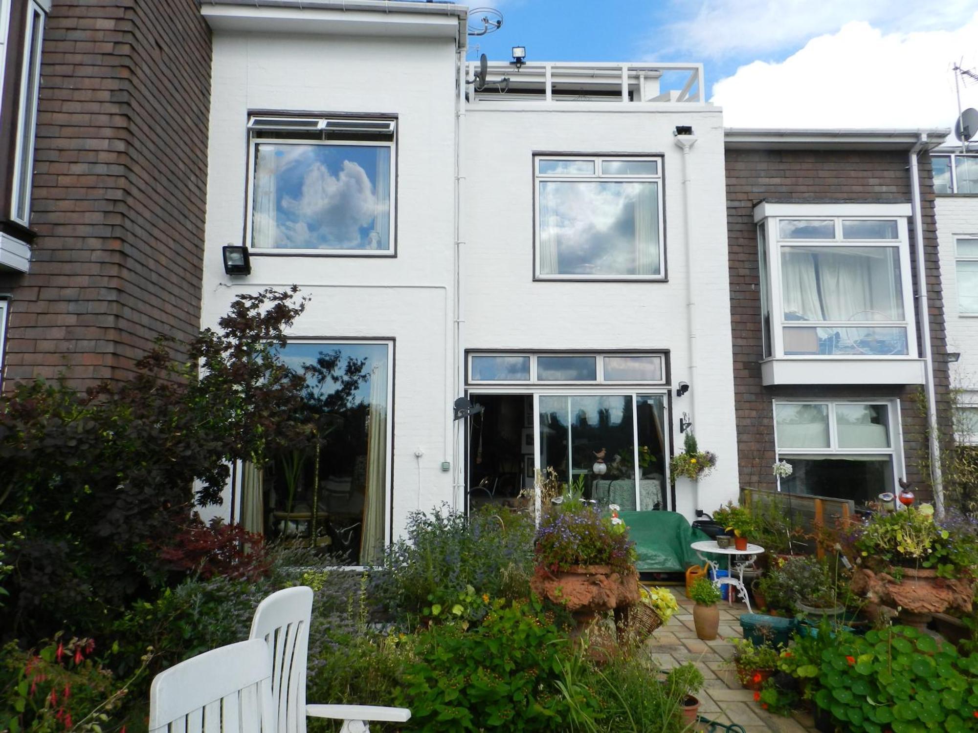 Chiswick Riviera With Free Parking Bed & Breakfast London Bagian luar foto