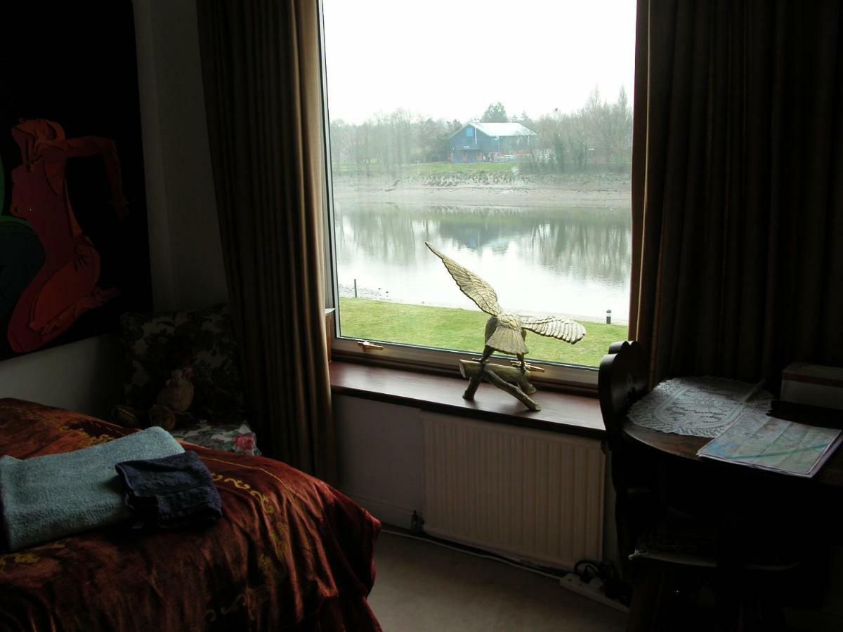 Chiswick Riviera With Free Parking Bed & Breakfast London Bagian luar foto